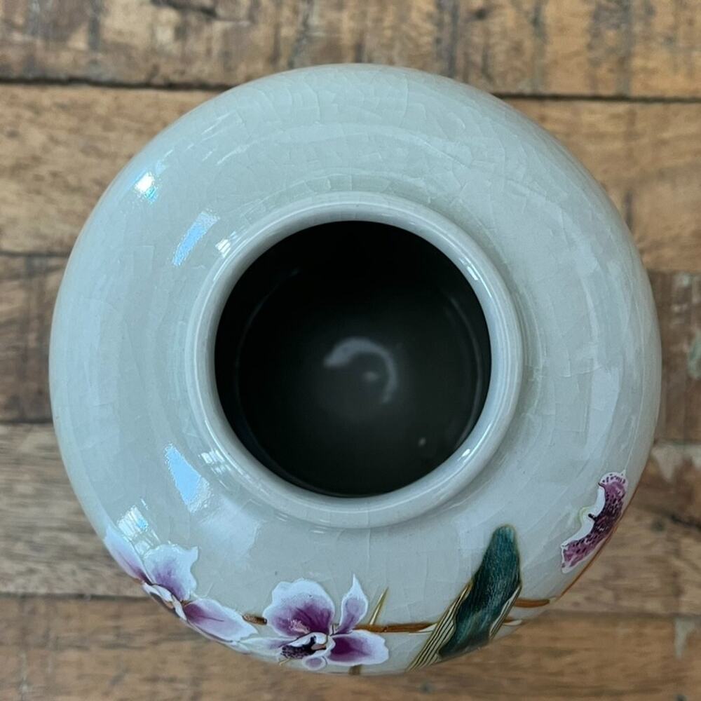 Vintage Toyo White Orchid Japan Vase 6.25" Hand-painted with lid - Picture 6 of 12